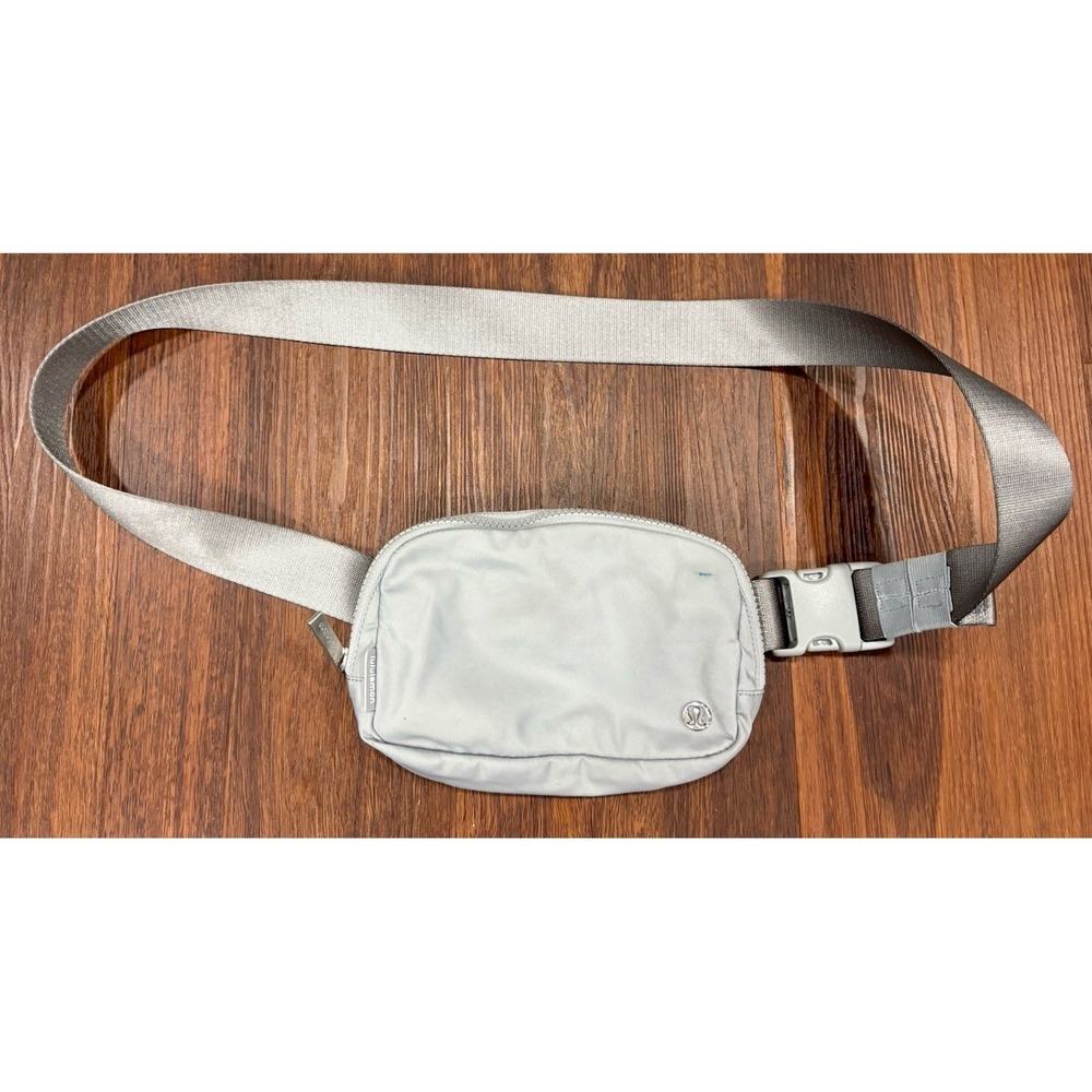 Set Of 2 Lululemon Silver And‎ Yellow Fanny Bag Belt Bag Cross Body 7.5"x2"x5"